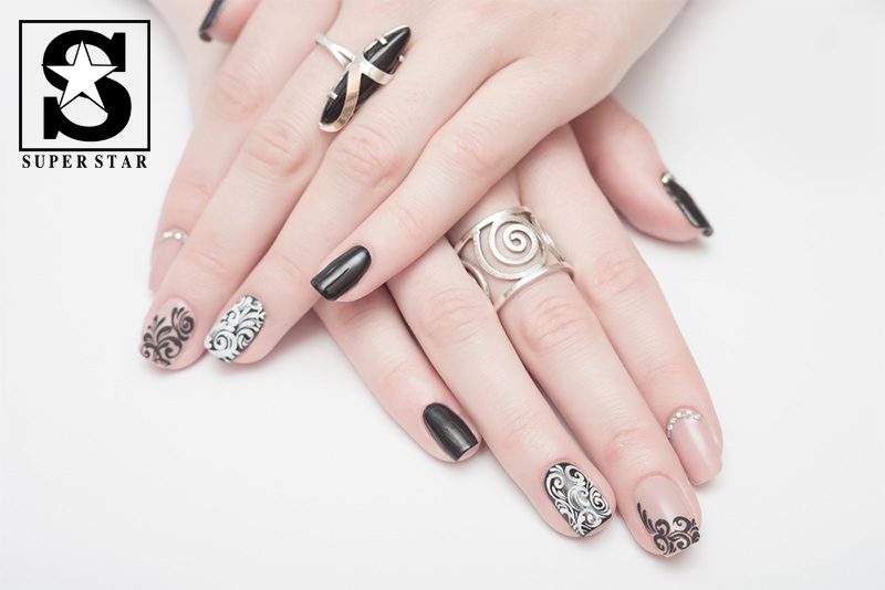 Top 10 sample dark color nails trend in this years