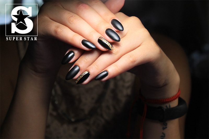 Top 10 sample dark color nails trend in this years