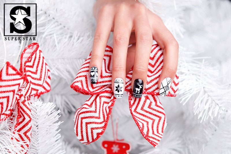 Top nails for Christmas season in this year